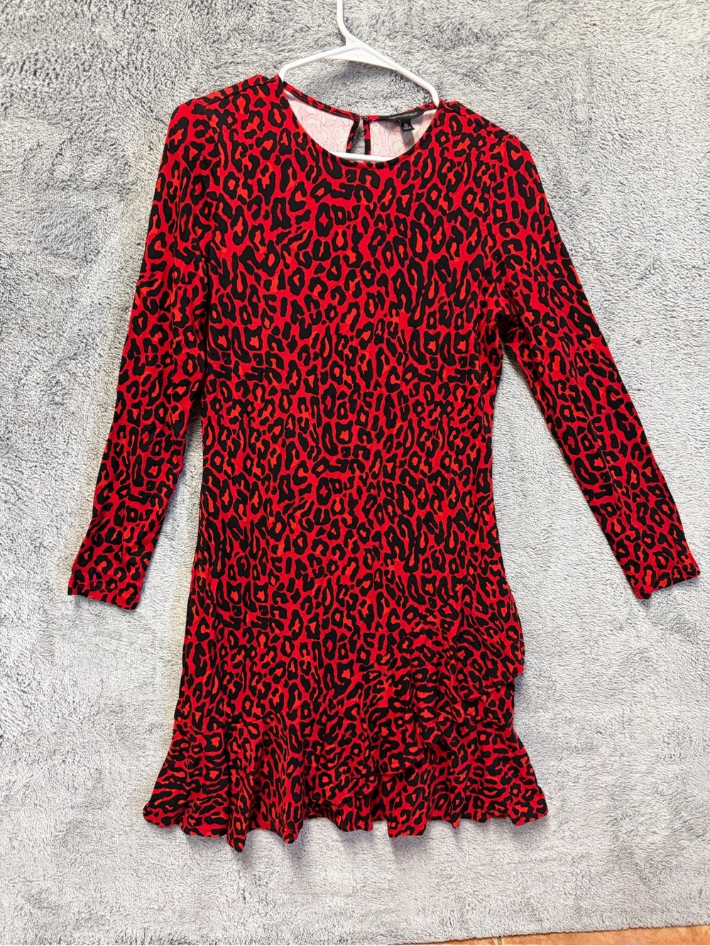 Banana republic women’s size 10 Red Leopard Print Long Sleeve Dress